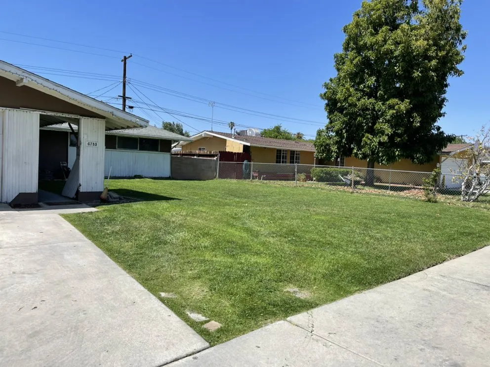 Affordable garden landscaping in Riverside, CA - López Lawn and Tree Service