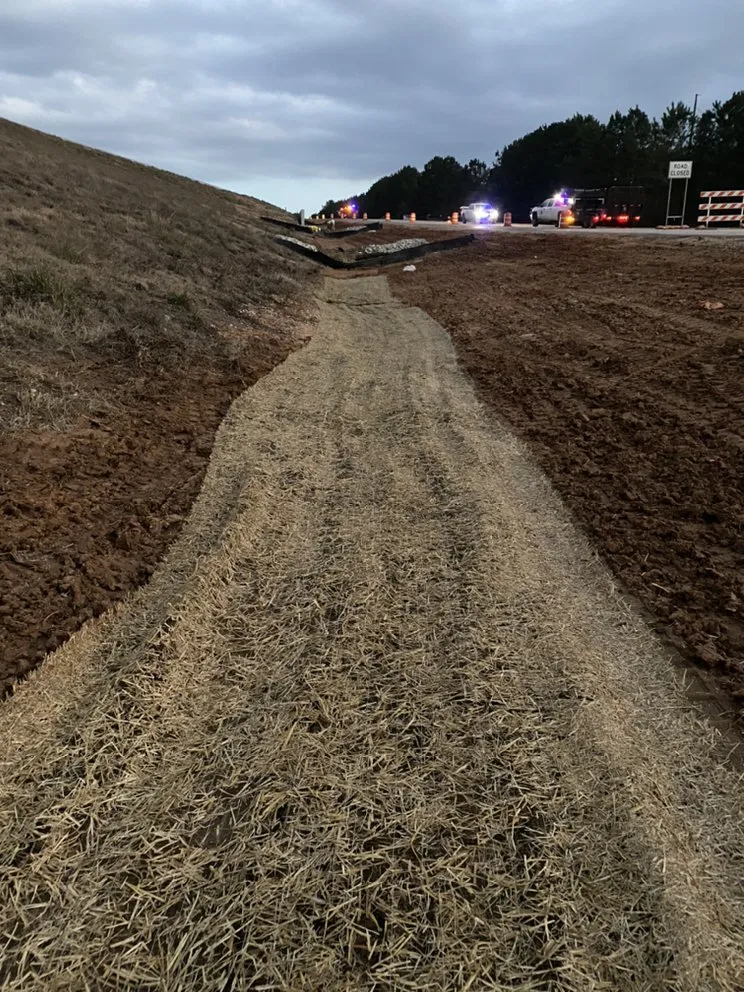 Custom landscaping services for homes in Conroe, TX by López unlimited