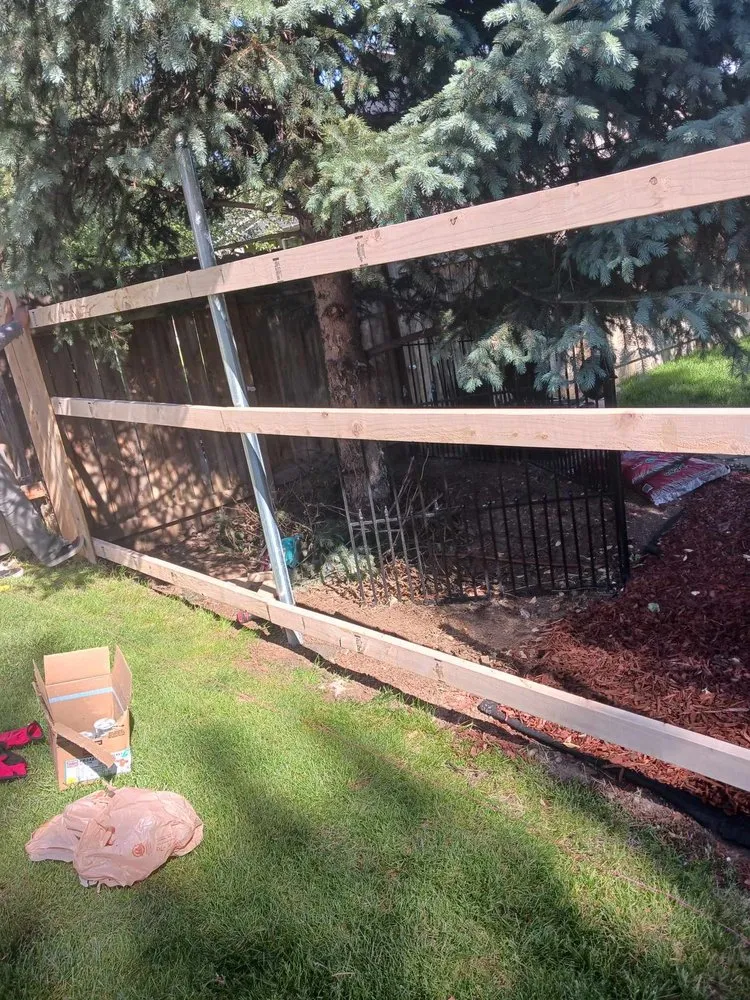 Top-rated yard maintenance for residential properties across Caldwell, ID - López villa landscaping and fence