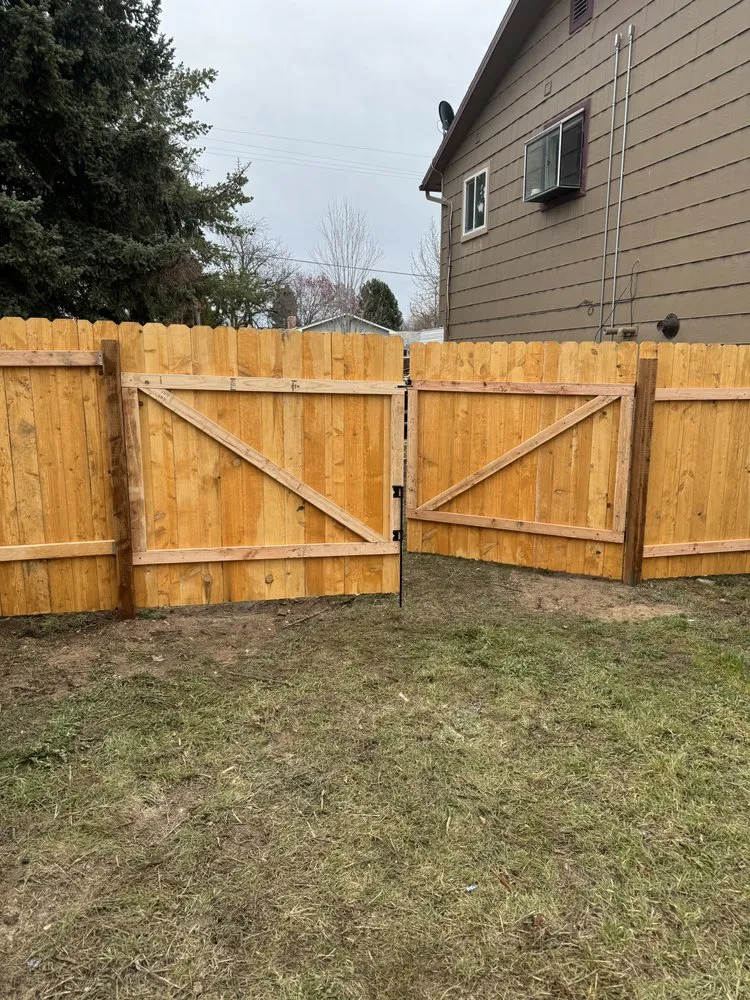 Expert landscaping services experts serving Caldwell, ID - López villa landscaping and fence