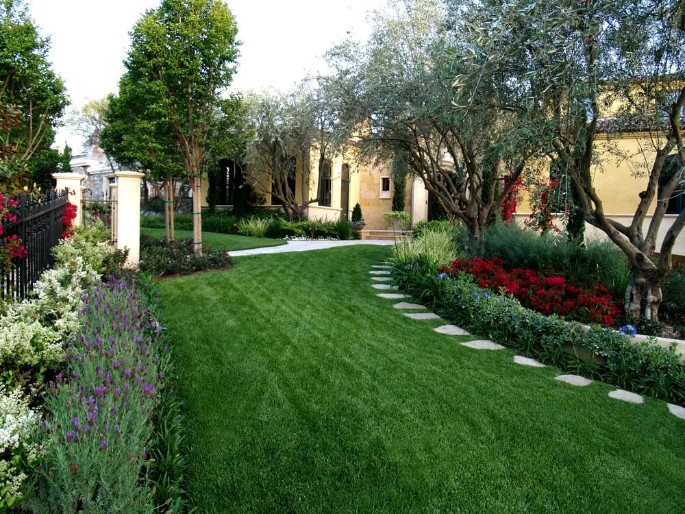 Professional landscape design experts serving Agoura, CA - LPS Estate Maintenance