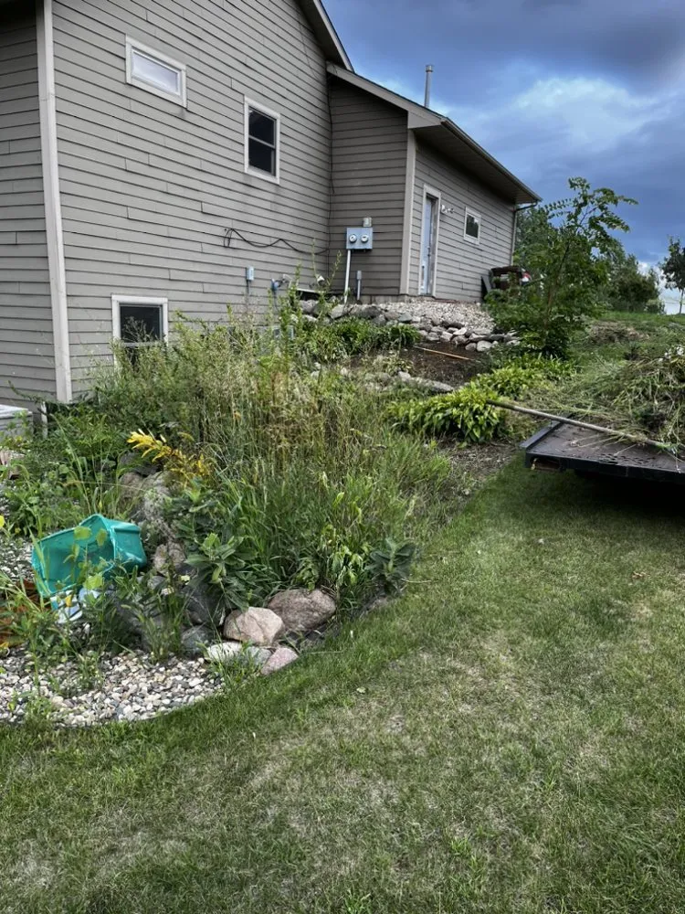 Professional yard maintenance in Howard Lake, MN - LR Landscaping