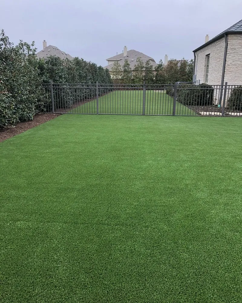 Professional yard maintenance in McKinney, TX - LR Landscaping