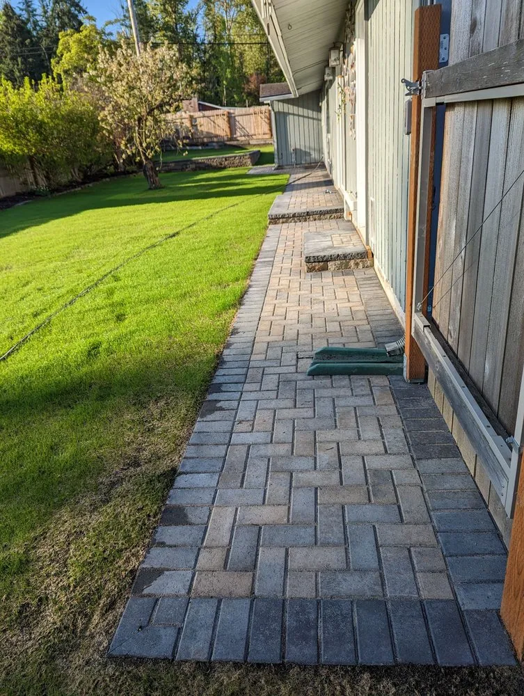 Professional residential landscaping experts serving Everett, WA - LRA Landscaping