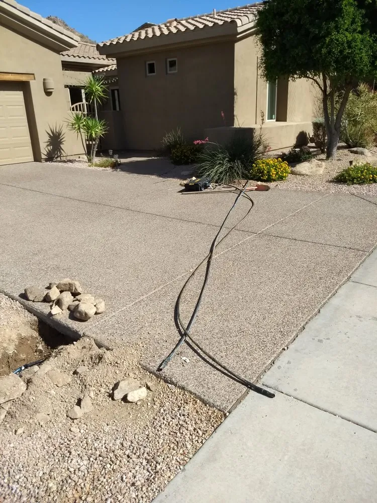 Local yard maintenance for beautiful yards in Phoenix, AZ by LRB Service