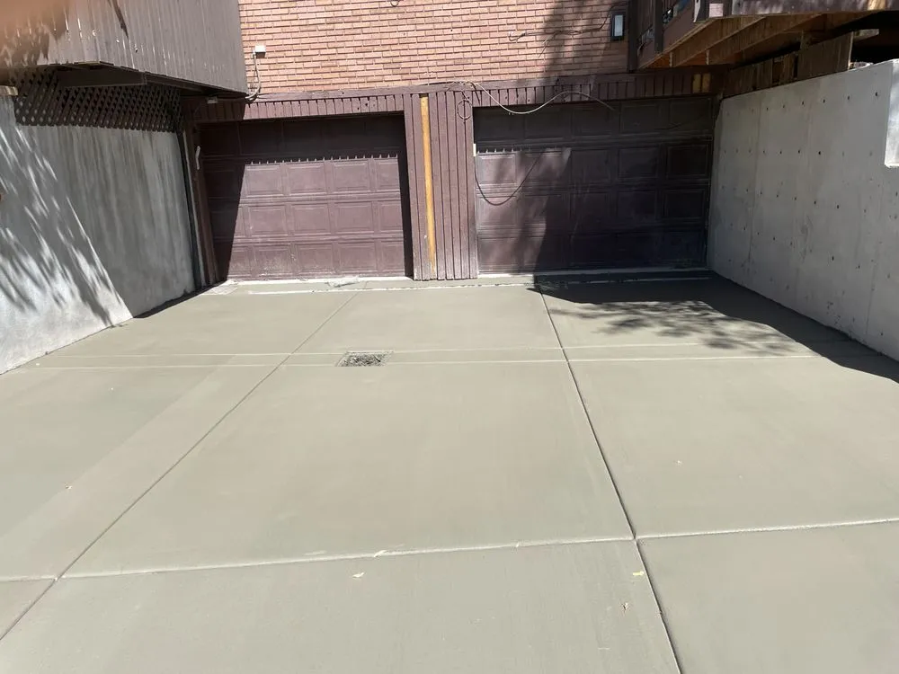 Professional yard cleanup service in South Salt Lake, UT by LrL landscaping