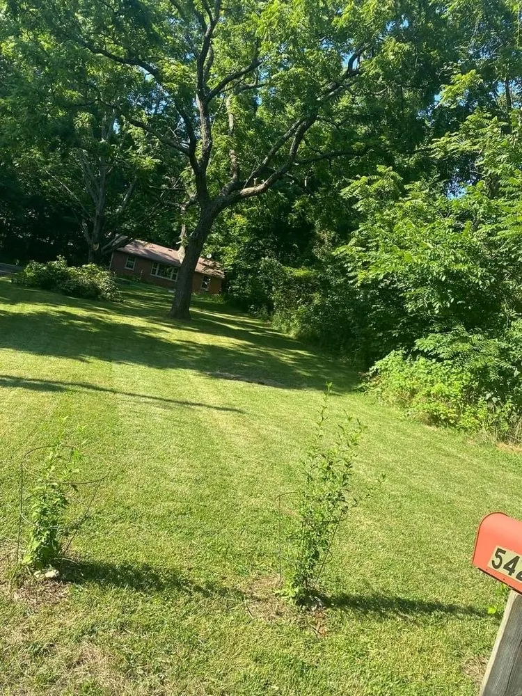 Professional yard maintenance with custom design in Washington Court House, OH by L&S Lawn Care And Clean Up Service