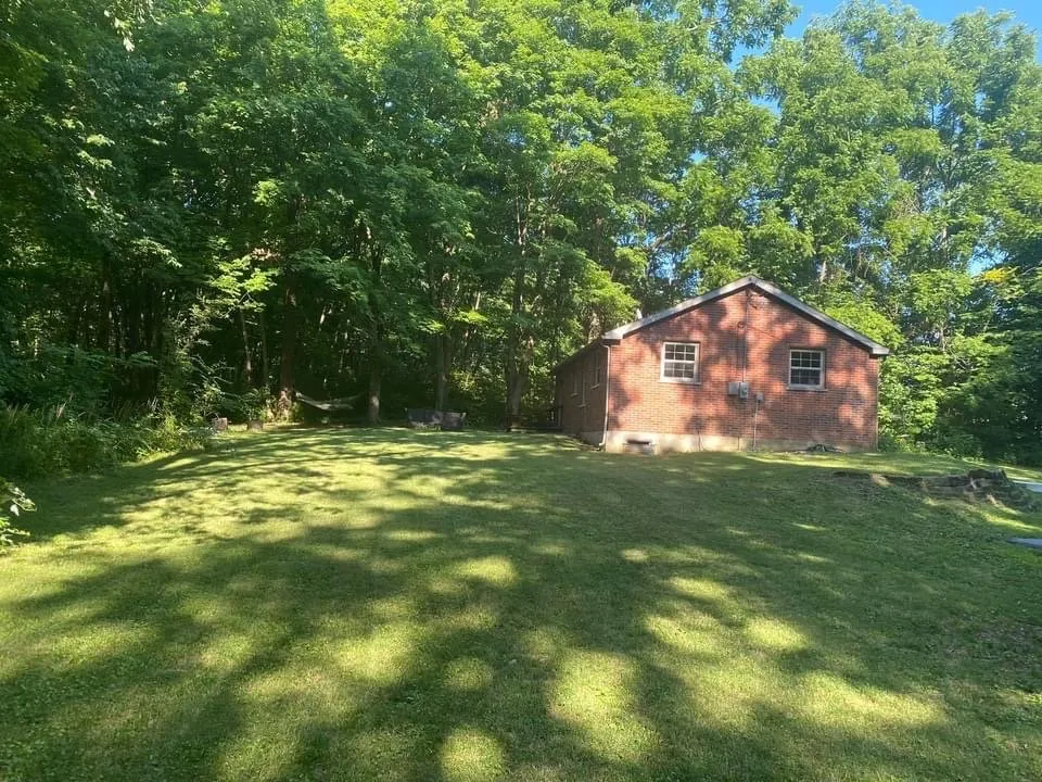 Professional yard cleanup service in Washington Court House, OH by L&S Lawn Care And Clean Up Service