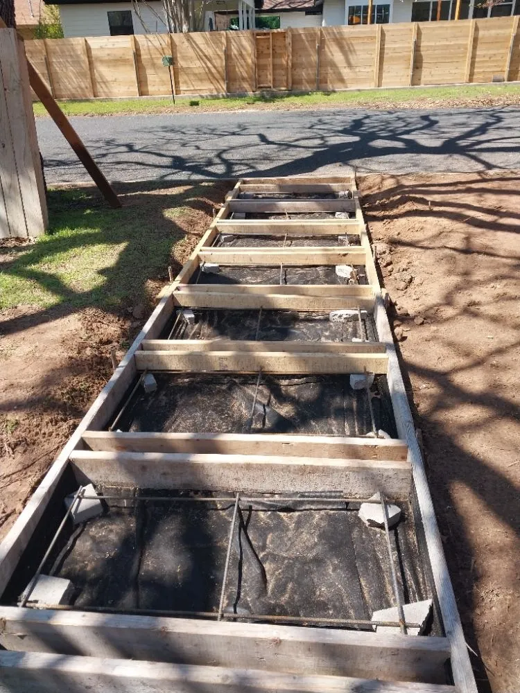 Local landscaping services experts serving Ingram, TX - L.T landscaping & pressure washing