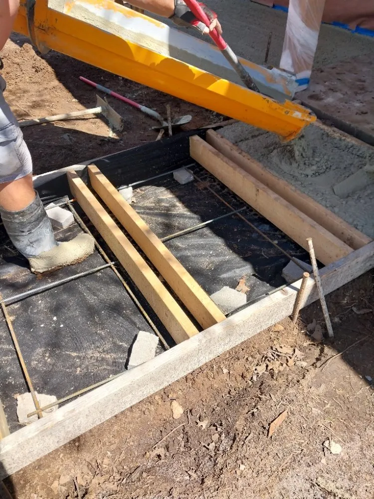 Expert yard maintenance for residential properties across Ingram, TX - L.T landscaping & pressure washing