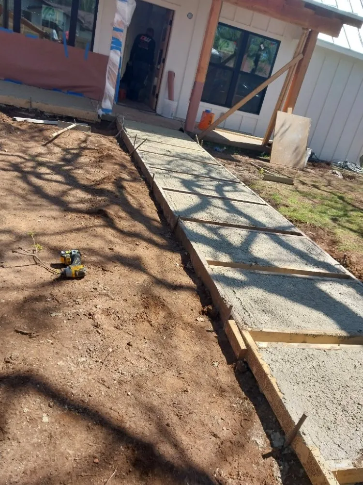 Affordable outdoor landscaping for residential properties across Ingram, TX - L.T landscaping & pressure washing