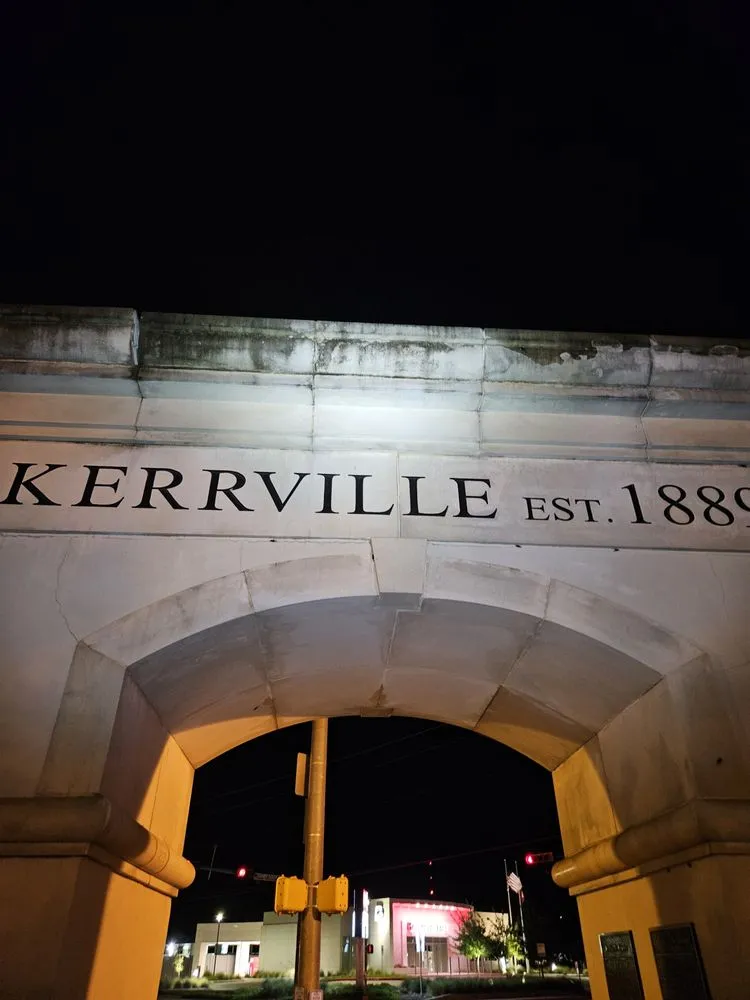 Top-rated lawn mowing service in Ingram, TX by L.T landscaping & pressure washing