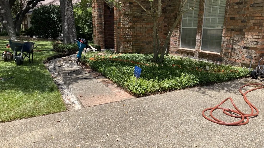 Professional yard cleanup service for beautiful yards across San Antonio, TX - LTB Hardscapes