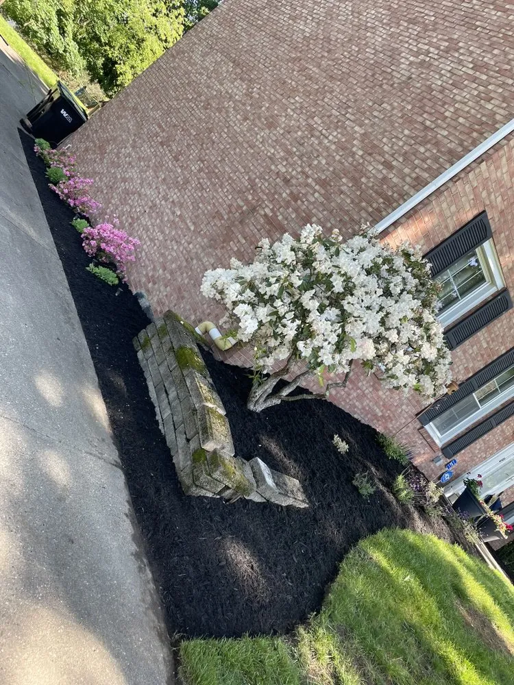 Top-rated outdoor landscaping in Pittsburgh, PA - Luca V's