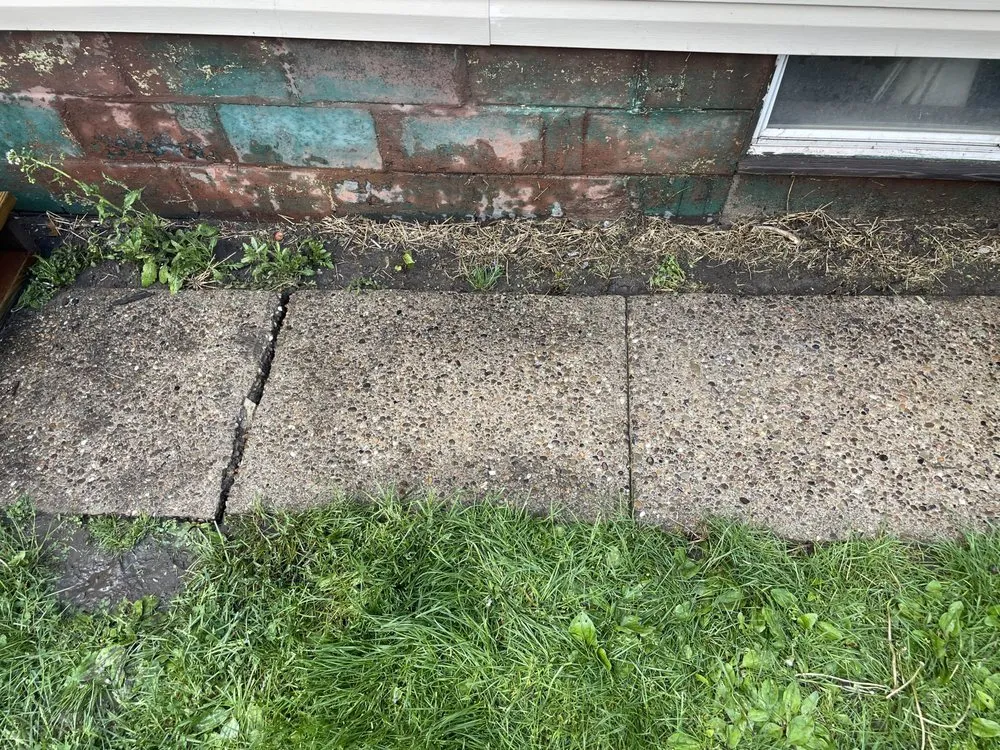 Custom lawn mowing service in Pittsburgh, PA - Lucas Home Improvement Services