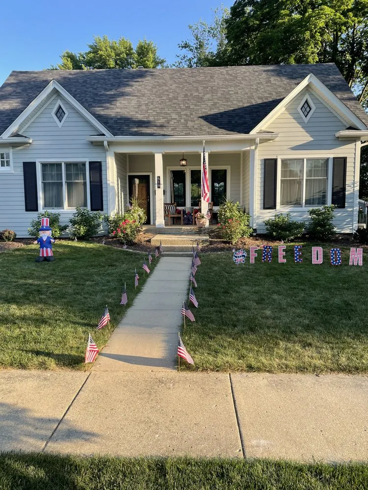 Reliable yard cleanup service for beautiful yards across Glen Ellyn, IL - Lucas Landscape And More