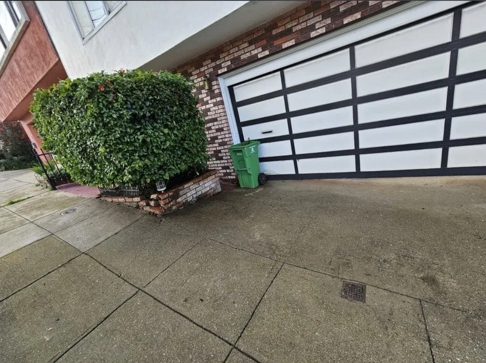 Expert lawn care service in Corte Madera, CA - Luca's Landscape