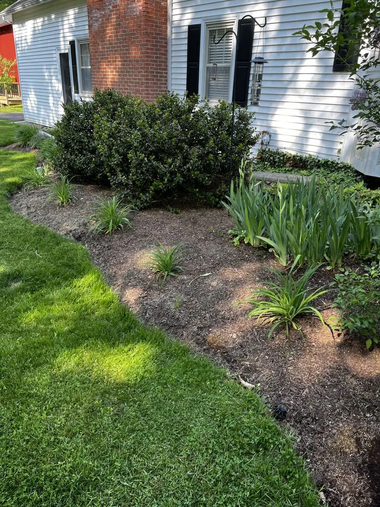 Expert garden landscaping in Putnam, CT by Lucas Lawn Care