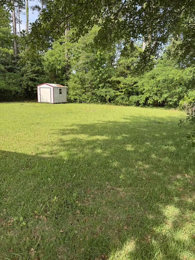 Top-rated outdoor landscaping for residential properties across Richlands, NC - Lucas Lawn Care