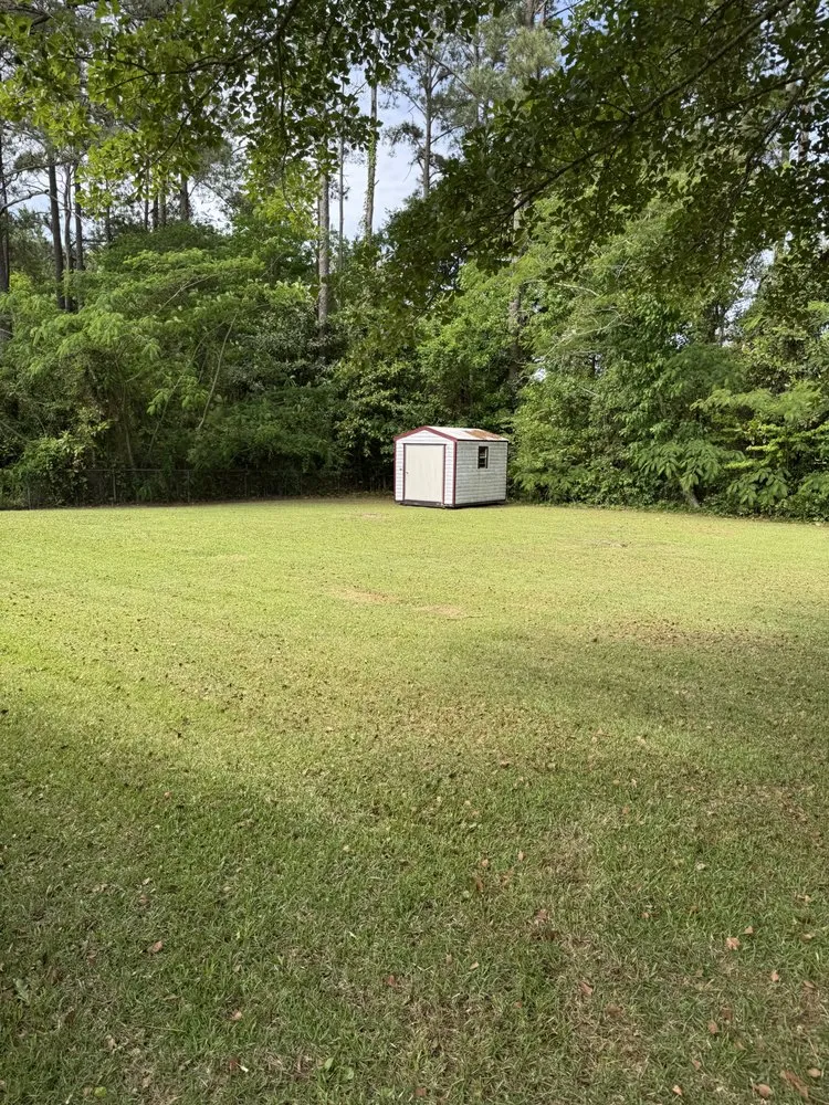 Affordable lawn care service experts serving Richlands, NC - Lucas Lawn Care