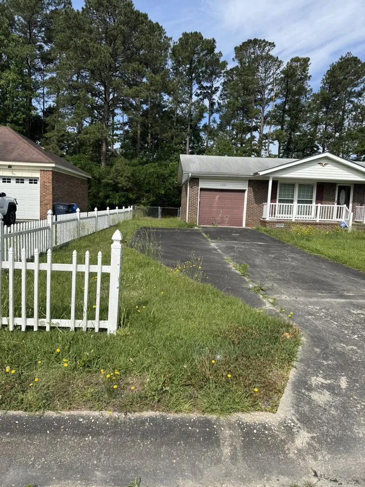 Reliable lawn mowing service in Richlands, NC - Lucas Lawn Care