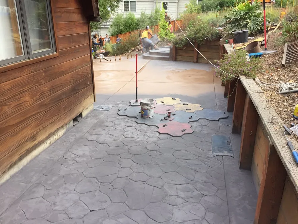 Custom outdoor landscaping with custom design in Redwood City, CA by Luciano Concrete Construction