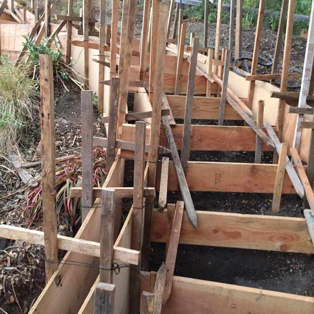 Affordable outdoor landscaping in Redwood City, CA - Luciano Concrete Construction