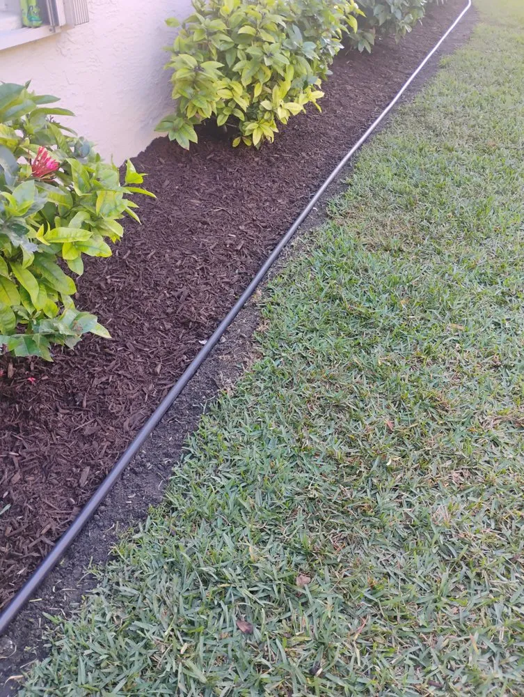 Top-rated garden landscaping in Lake Worth Beach, FL by Luciano Lanscaping