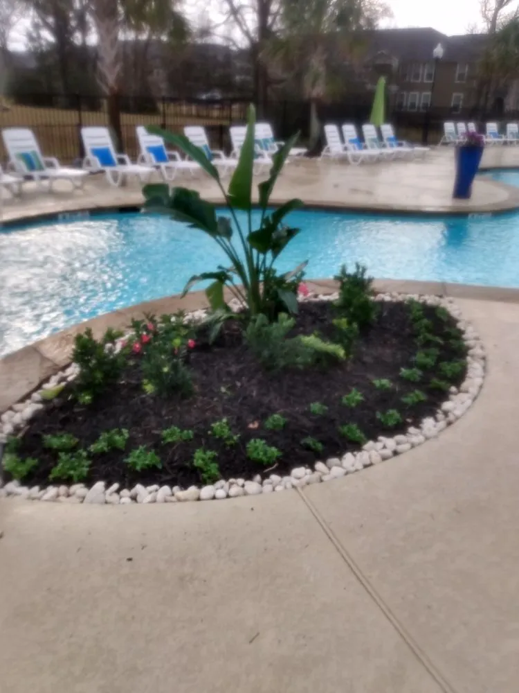 Expert lawn mowing service near you across Robinson, TX - Luciano's 5 Star Lawn Maintenance