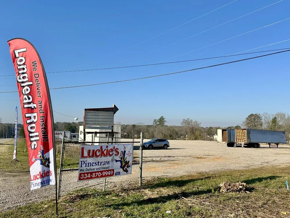 Professional landscaping services for beautiful yards across Auburn, AL - Luckies Pinestraw