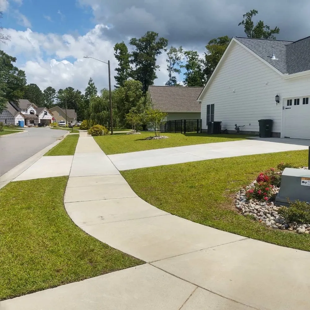 Top-rated yard cleanup service in Newport, NC - Lucky 13 Lawn Care