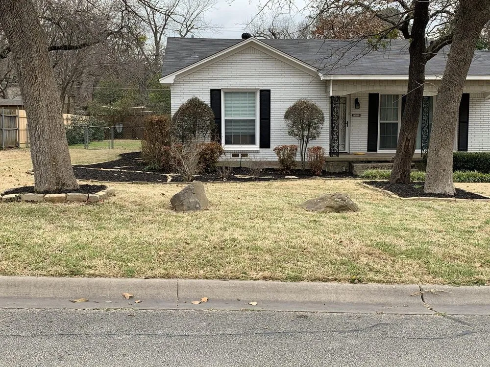 Top-rated yard maintenance experts serving Carrollton, TX - Lucky 7 Landscaping