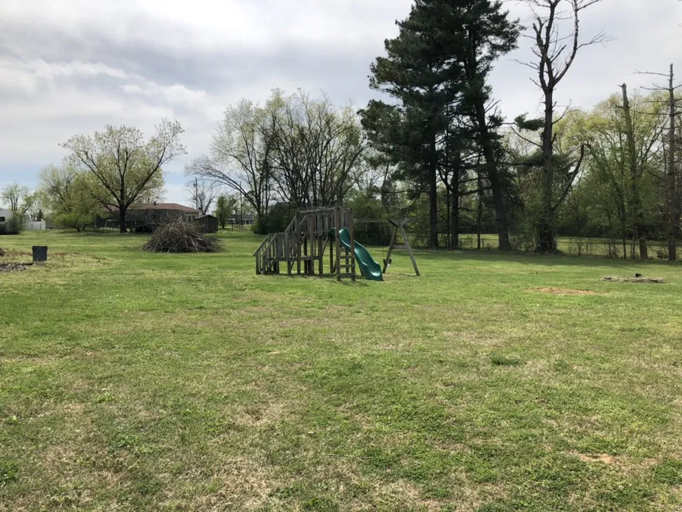 Reliable yard cleanup service in Lebanon, TN by Lucky 7 Lawn, Landscaping & Cleaning Services