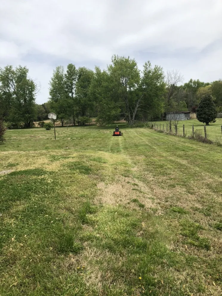 Custom lawn care service experts serving Lebanon, TN - Lucky 7 Lawn, Landscaping & Cleaning Services