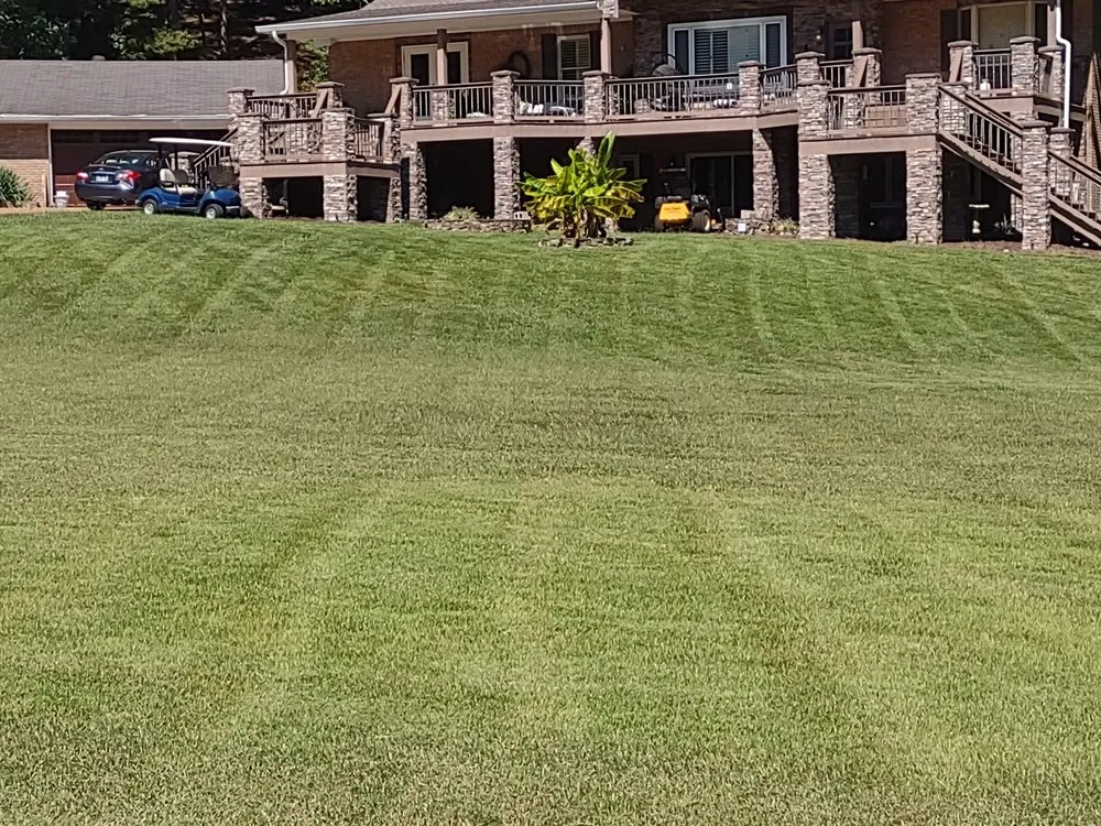 Trusted garden landscaping experts serving Summertown, TN - Lucky Horseshoe Lawn Care