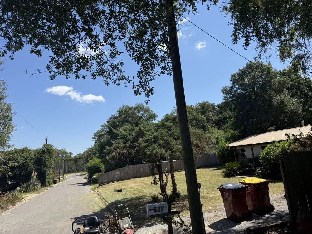 Custom landscape design experts serving Crestview, FL - Lucky Lawn Care