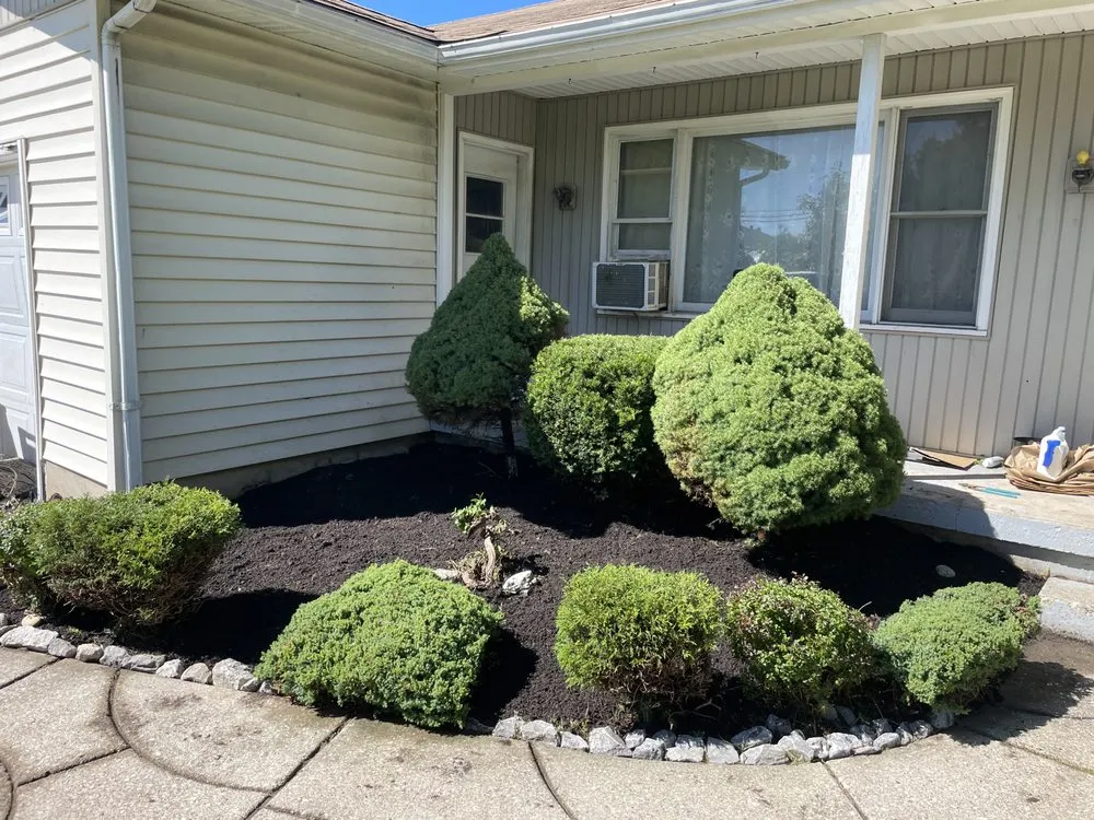 Top-rated residential landscaping in Depew, NY - Lucky Lawn Care Services