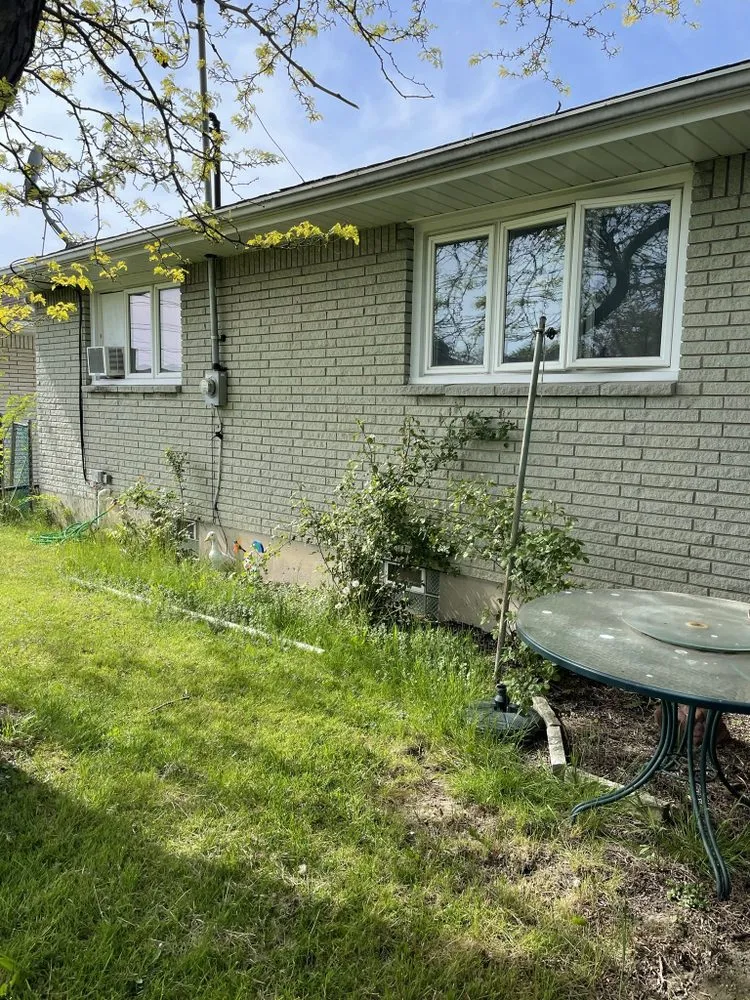 Professional garden landscaping in Depew, NY by Lucky Lawn Care Services