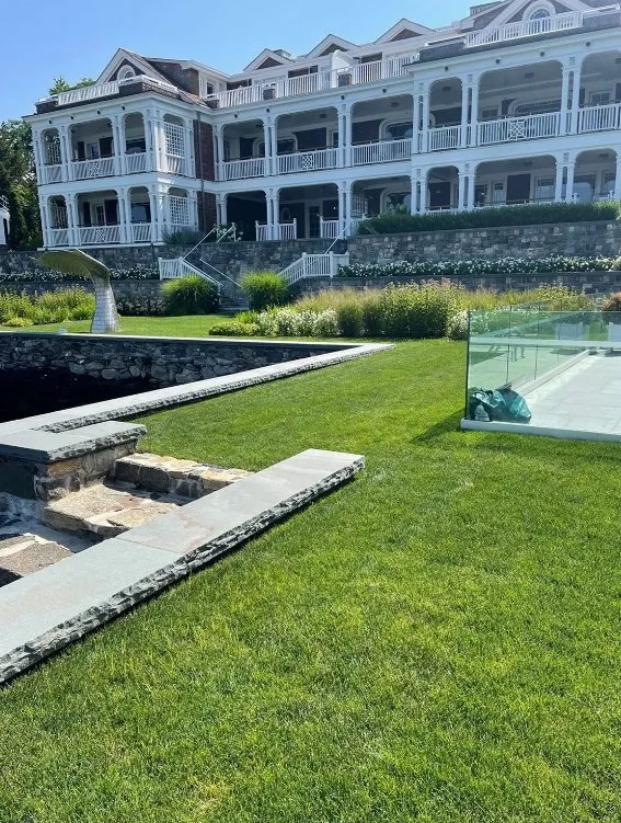 Custom landscape installation experts serving Stamford, CT - Lucky Lawn