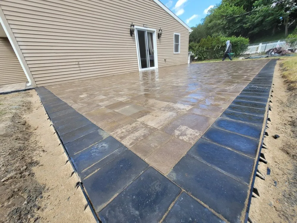 Professional garden landscaping in Jackson Township, NJ by Lucky Lawns