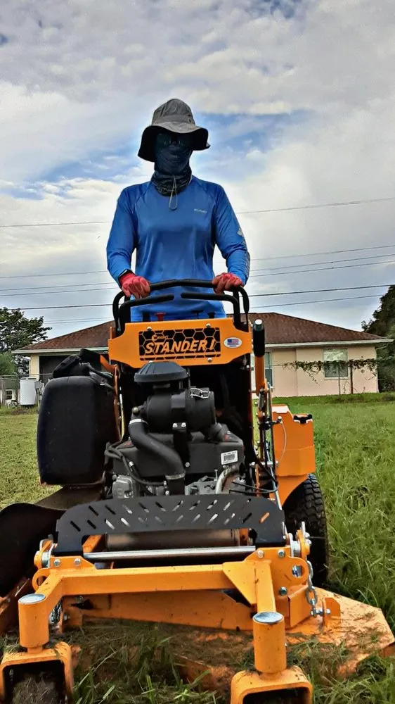 Top-rated yard maintenance near you across North Port, FL - Lucky Maple Landscaping