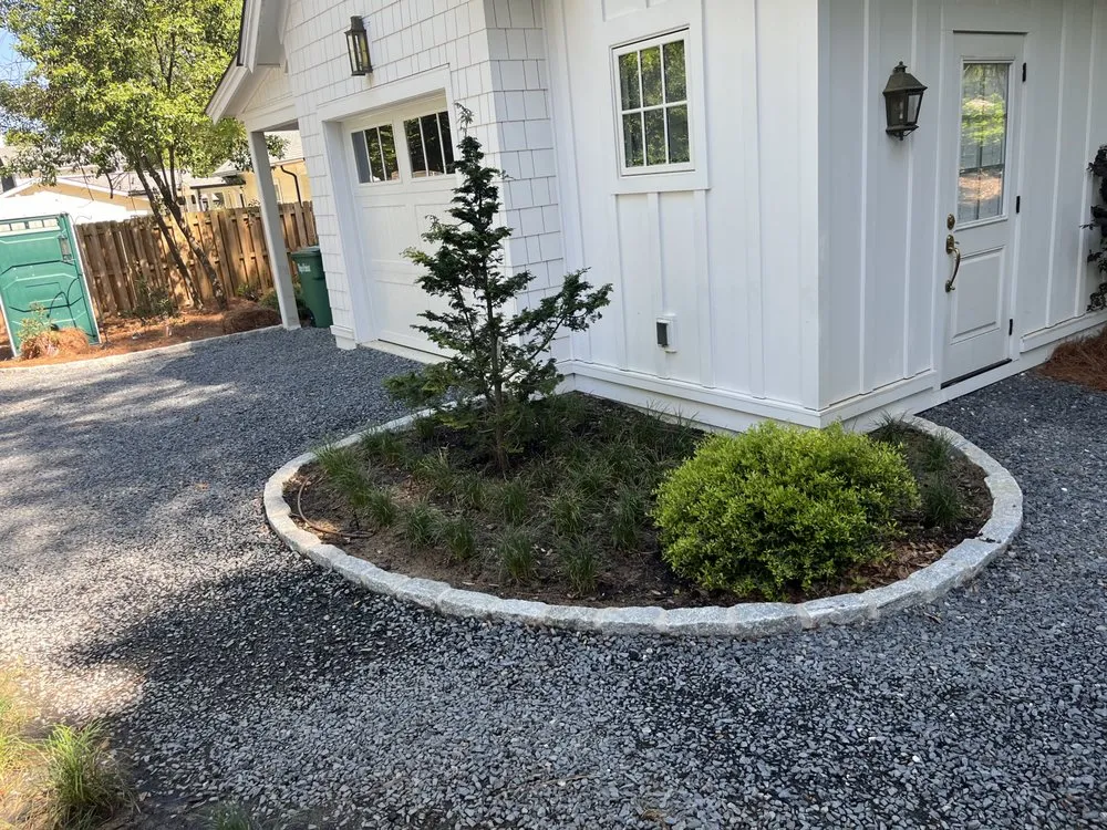 Top-rated garden landscaping for year-round maintenance in Bennettsville, SC by Lucky Oak Landscaping