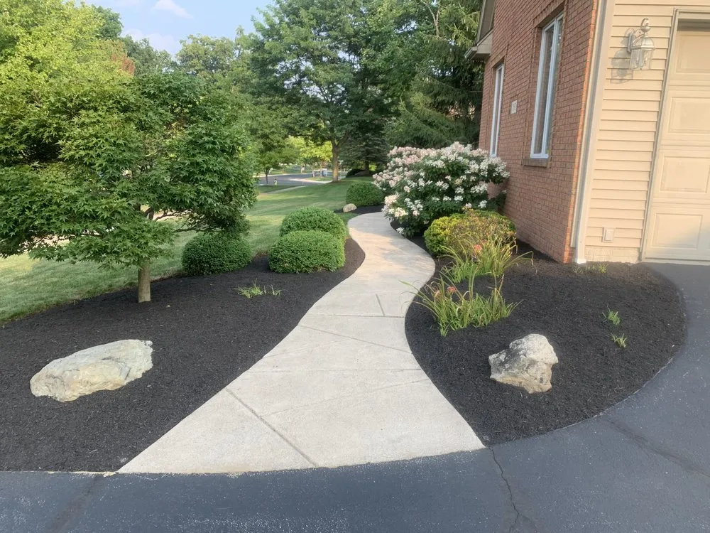 Local lawn mowing service experts serving Perrysburg, OH - Lucky Outdoor Services