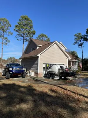 Lucky Pressure Washing Logo