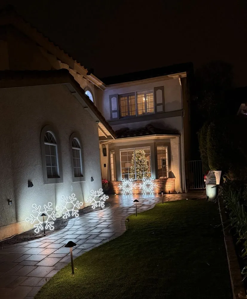 Expert garden landscaping for beautiful yards in Laguna Niguel, CA by Lucky Smartscape