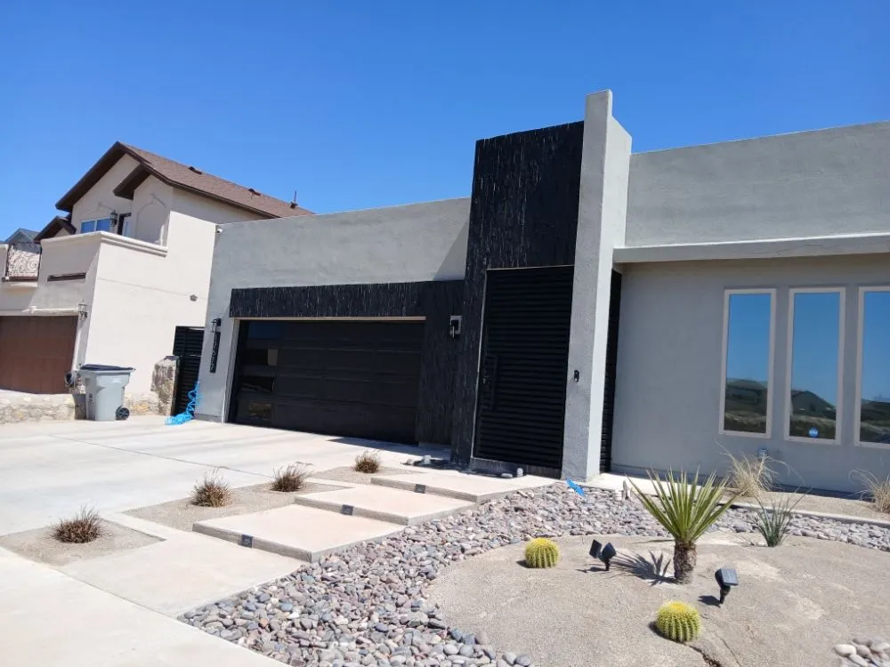 Expert lawn care service experts serving El Paso, TX - Lucky's Landscaping and Maintenance