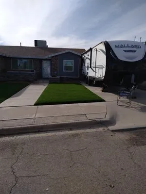 Lucky's Landscaping and Maintenance Logo