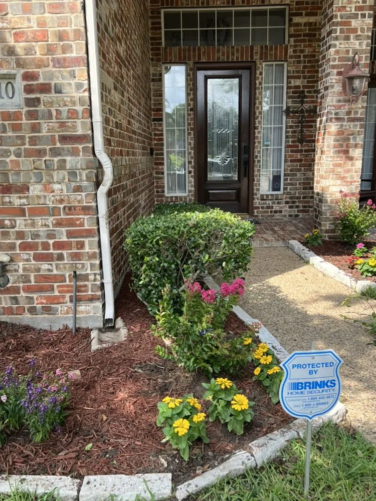 Expert landscaping services near you in Irving, TX by Lucky’s Landscaping