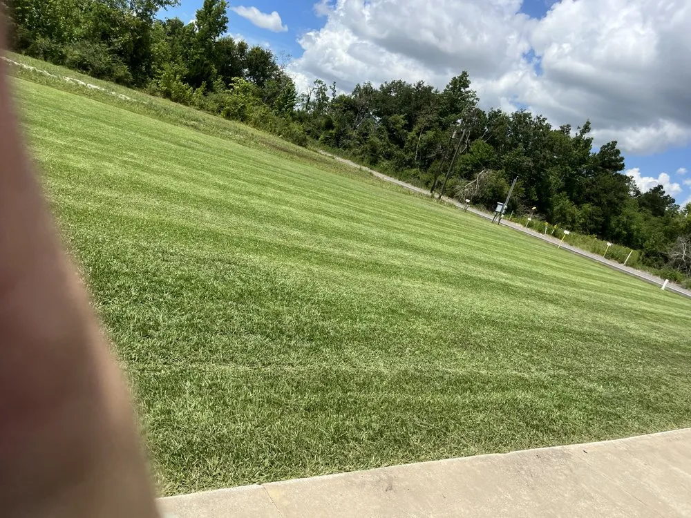 Professional lawn care service for year-round maintenance in Moss Bluff, LA by Lucky’s Lawn Care