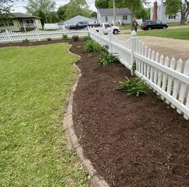 Trusted lawn mowing service in Rockford, IL by Lucky’s Lawn Service